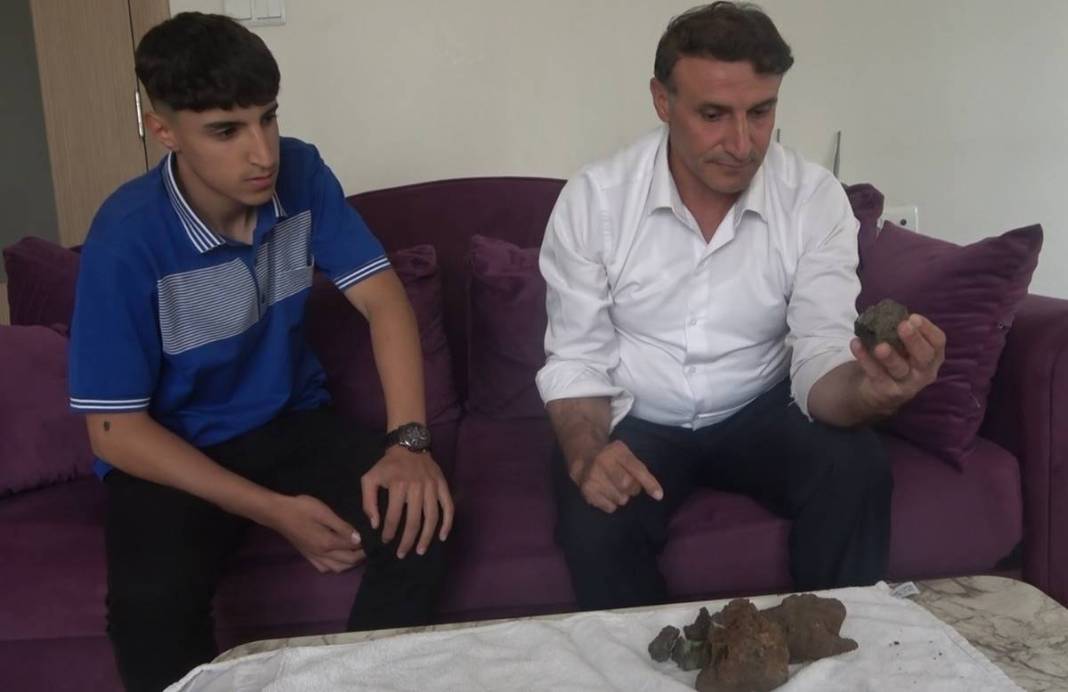 Otlakta bulduğu taş parçasını göktaşı diye alıp eve götürdü: Uyurken yaşadıkları nedeniyle bin pişman oldu! 9